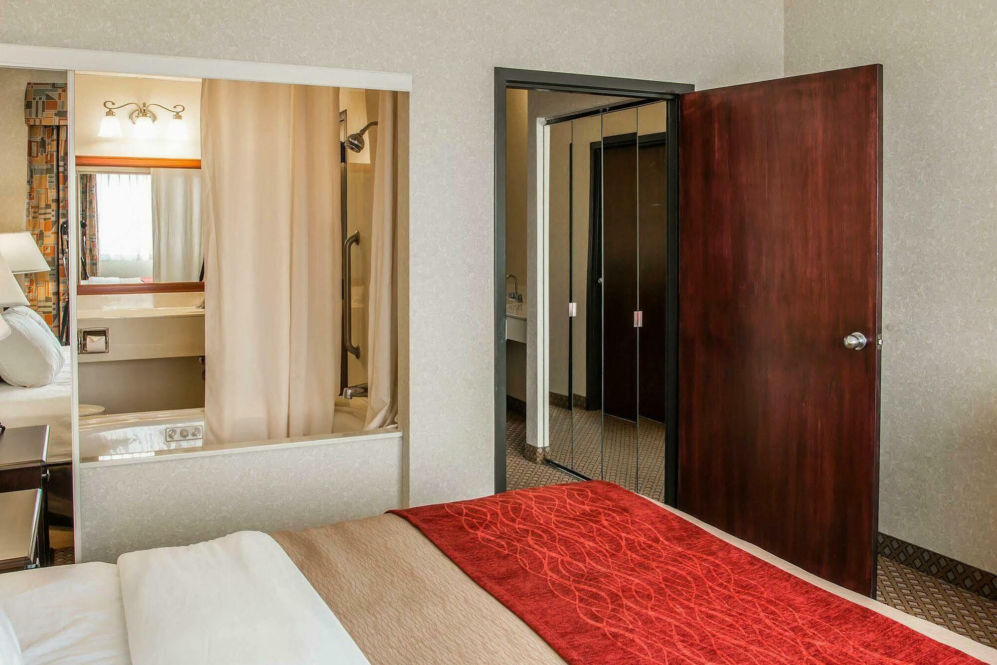American Inn & Suites Уотерфорд Экстерьер фото